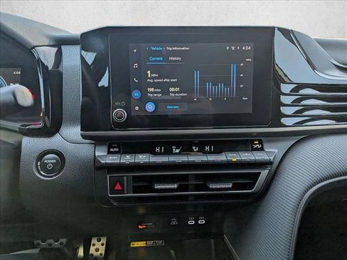 Used 2025 Toyota Camry SE image 12