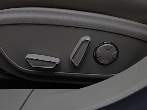 Used 2020 Lincoln MKZ Reserve w/ Elements Package FWD image 28