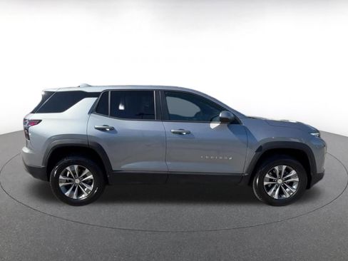 Used 2025 Chevrolet Equinox LT FWD image 16