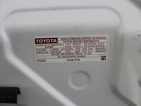 Used 2024 Toyota Tacoma TRD Off-Road image 39