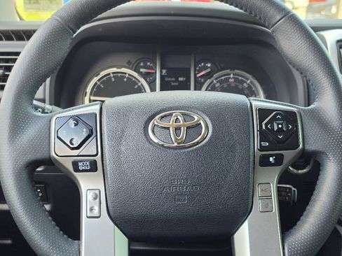 Used 2022 Toyota 4Runner Limited AWD/4WD image 29