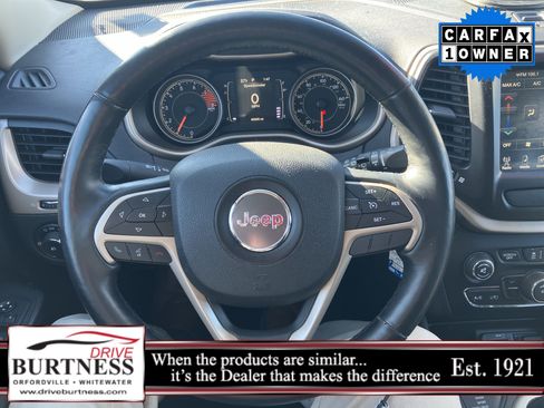 Used 2017 Jeep Cherokee Latitude w/ Cold Weather Group image 6