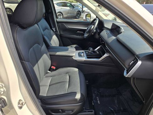 Used 2024 MAZDA CX-90 Plug-In Hybrid w/ Preferred AWD/4WD image 11