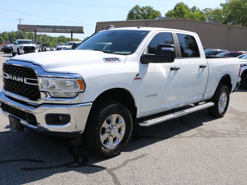 Used 2024 RAM 2500 Big Horn AWD/4WD image 1