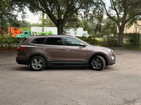 Used 2015 Hyundai Santa Fe GLS FWD image 4