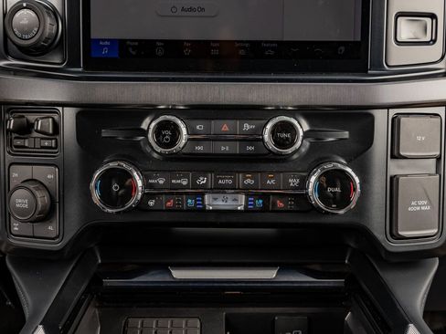 Used 2025 Ford F250 Platinum image 28