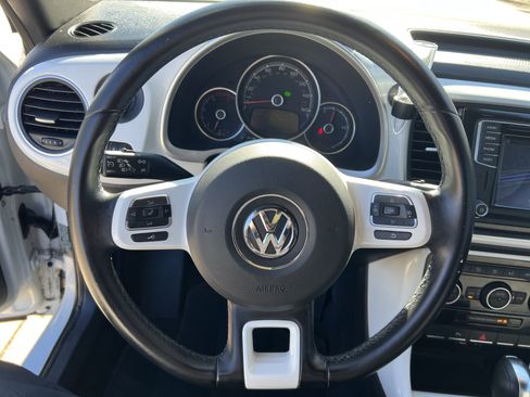 Used 2019 Volkswagen Beetle 2.0T SE w/ SE Premium Package image 17