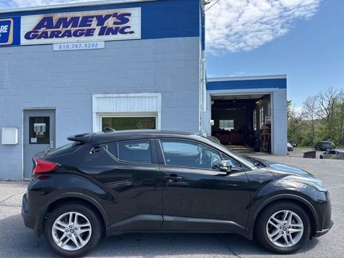 Used 2021 Toyota C-HR LE FWD image 7