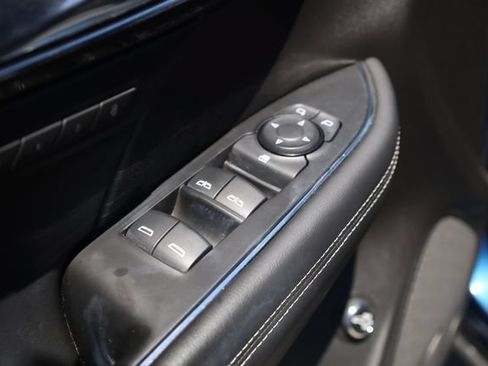 Used 2023 Buick Envision Essence FWD image 18