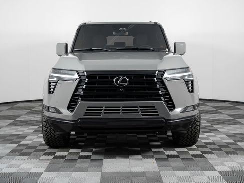 Used 2025 Lexus GX 550 image 11