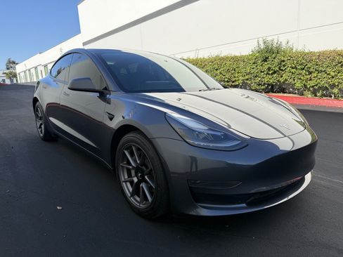 Used 2023 Tesla Model 3 Standard Range RWD image 2
