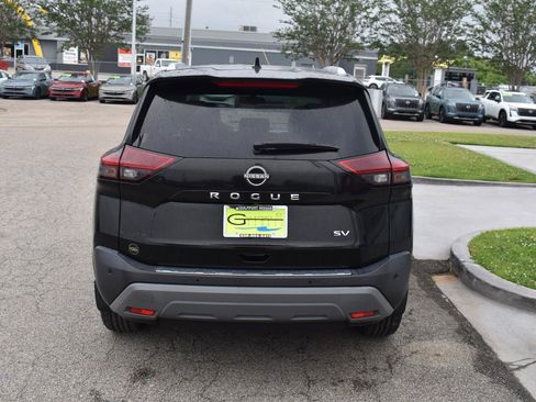 Used 2023 Nissan Rogue SV w/ SV Premium B Package FWD image 10