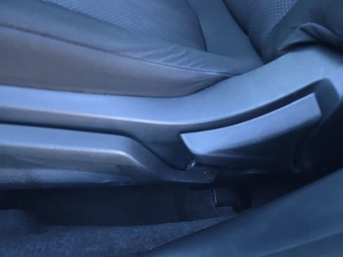 Used 2018 Subaru Impreza 2.0i Premium image 23