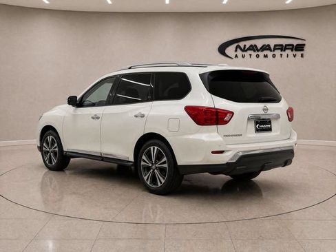 Used 2019 Nissan Pathfinder Platinum FWD image 6