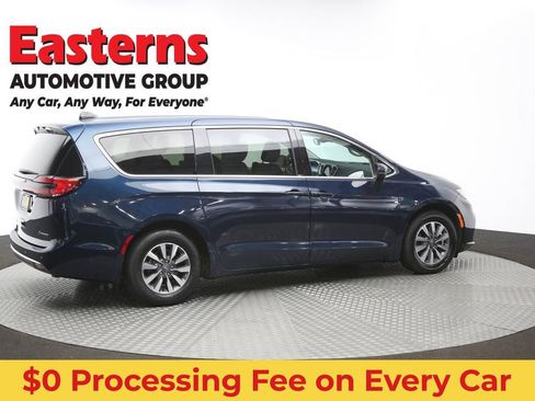 Used 2023 Chrysler Pacifica Touring-L FWD image 45