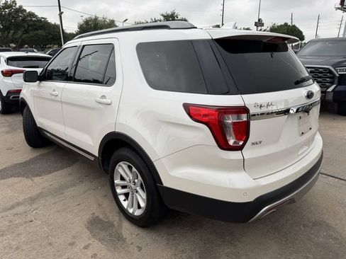 Used 2017 Ford Explorer XLT w/ Equipment Group 202A FWD image 7