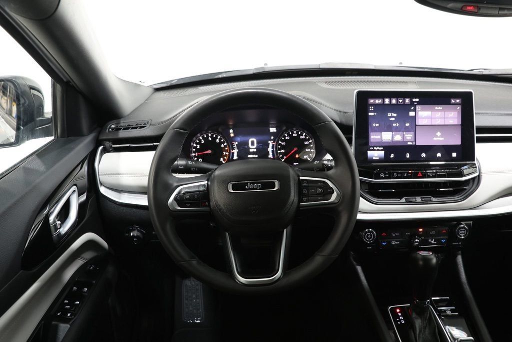 Used 2025 Jeep Compass Limited AWD/4WD image 14