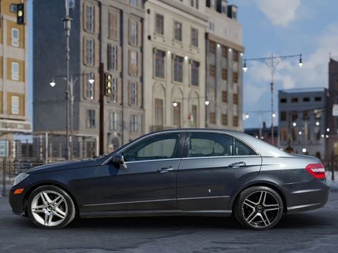 Used 2013 Mercedes-Benz E 350 Sedan image 4