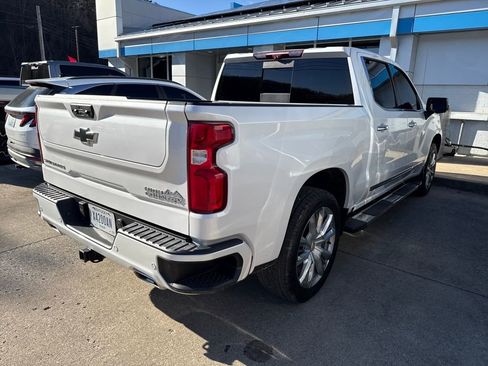 Used 2022 Chevrolet Silverado 1500 High Country w/ High Country Premium Package image 4