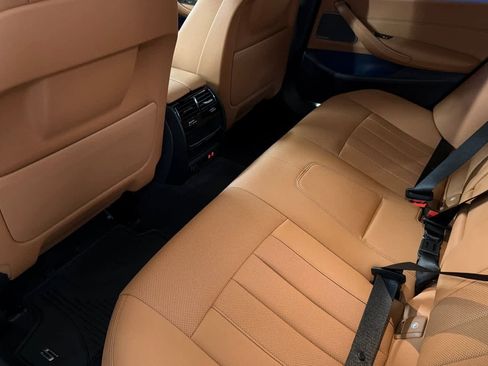 Used 2023 BMW 530e w/ Executive Package image 4