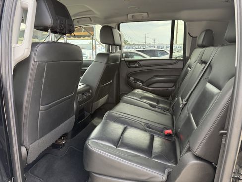 Used 2020 Chevrolet Suburban LT image 13