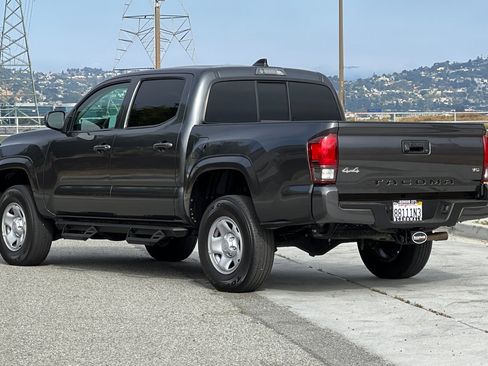 Used 2022 Toyota Tacoma SR image 6
