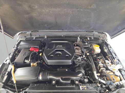 Used 2019 Jeep Wrangler Unlimited Sport S image 9