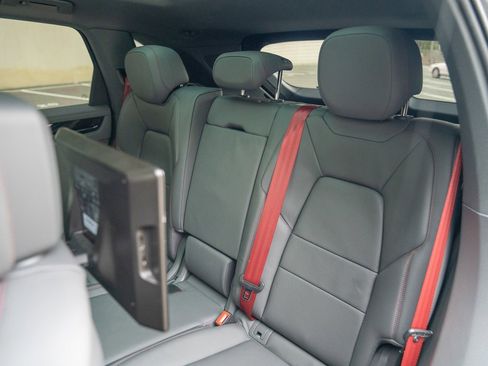 Used 2023 Porsche Cayenne image 25