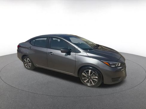 Used 2025 Nissan Versa SV image 2