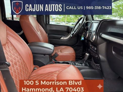 Used 2018 Jeep Wrangler Unlimited Sahara AWD/4WD image 16