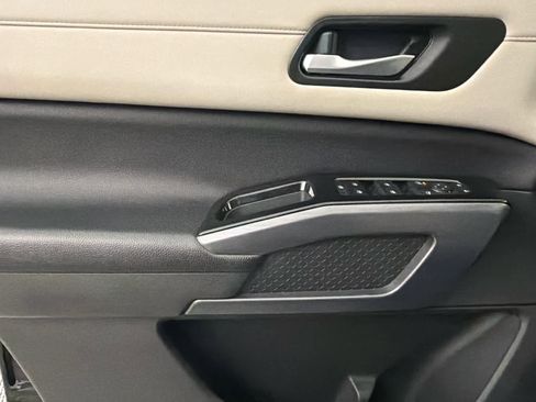 Used 2023 Nissan Pathfinder SL w/ SL Premium Package FWD image 23