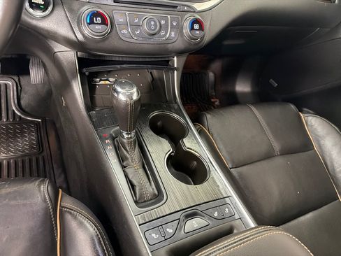 Used 2018 Chevrolet Impala Premier FWD image 16