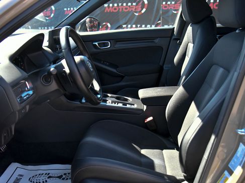 Used 2025 Honda Civic Sport image 16