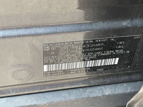 Used 2021 Toyota RAV4 LE AWD/4WD image 13