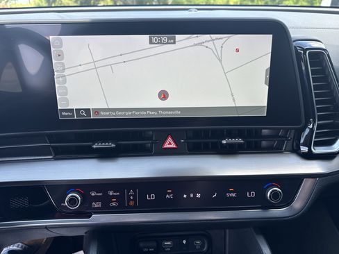 Used 2025 Kia Sportage EX FWD image 18