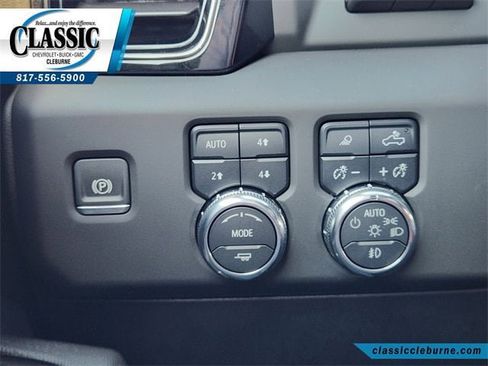 Used 2025 GMC Sierra 2500 AT4X image 21