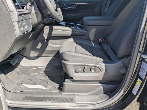 New 2026 Chevrolet Suburban LS w/ LS Custom Edition AWD/4WD image 10