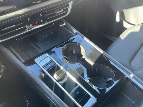 Used 2025 Volkswagen Atlas Cross Sport SE image 41