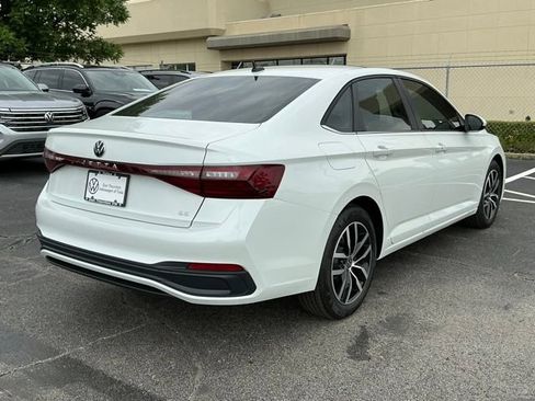New 2026 Volkswagen Jetta SE FWD image 3
