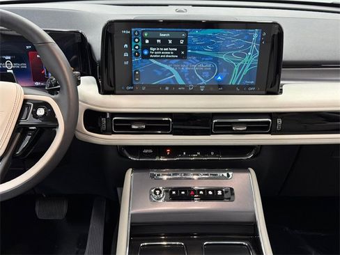 New 2026 Lincoln Aviator AWD image 22