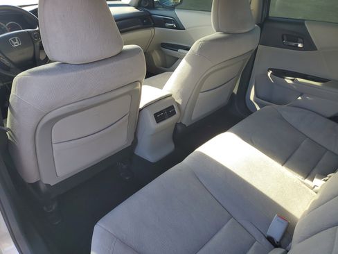 Used 2014 Honda Accord EX image 10