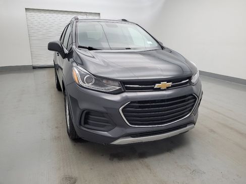 Used 2020 Chevrolet Trax LT w/ Driver Confidence Package FWD image 14