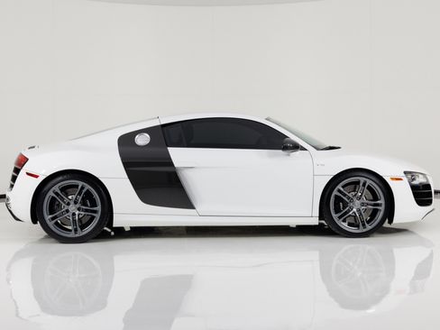 Used 2012 Audi R8 V10 AWD/4WD image 2