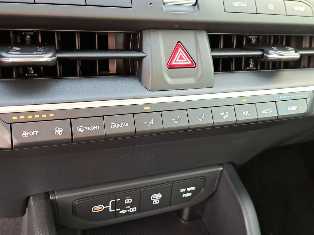 Used 2025 Kia K4 FWD image 25