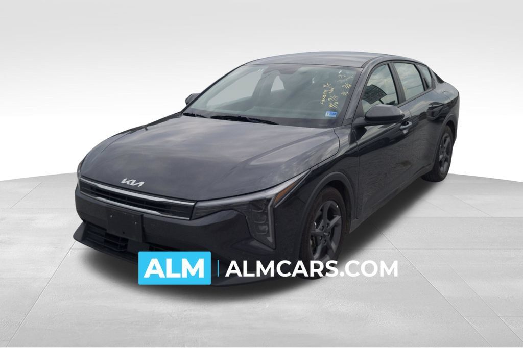 Used 2025 Kia K4 FWD image 1