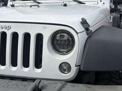 Used 2018 Jeep Wrangler Unlimited Sport S AWD/4WD image 7