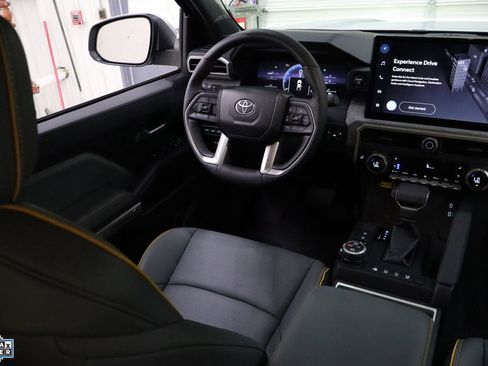 Used 2024 Toyota Tacoma Trailhunter image 27