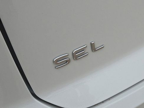 Used 2024 Volkswagen Atlas Cross Sport SEL Premium R-Line AWD/4WD image 11