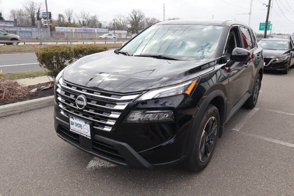 Certified 2025 Nissan Rogue SV AWD/4WD image 10