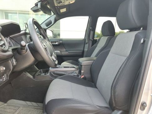 Used 2023 Toyota Tacoma TRD Off-Road w/ Technology Package AWD/4WD image 21